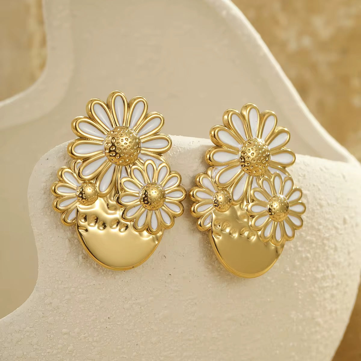 Daisira Ivory Ring